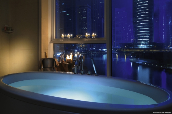 Movenpick Hotel Jumeirah Lakes Towers (Dubai)